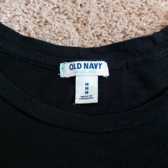 Old Navy Pocket Tee - Picture 4 of 5